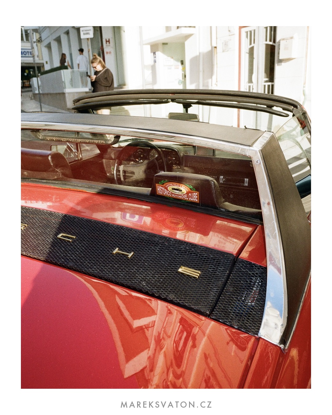 Targa bar detail